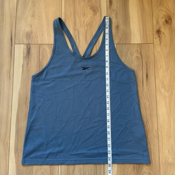 Gym Shark racer back tank top size medium - Picture 5 of 7
